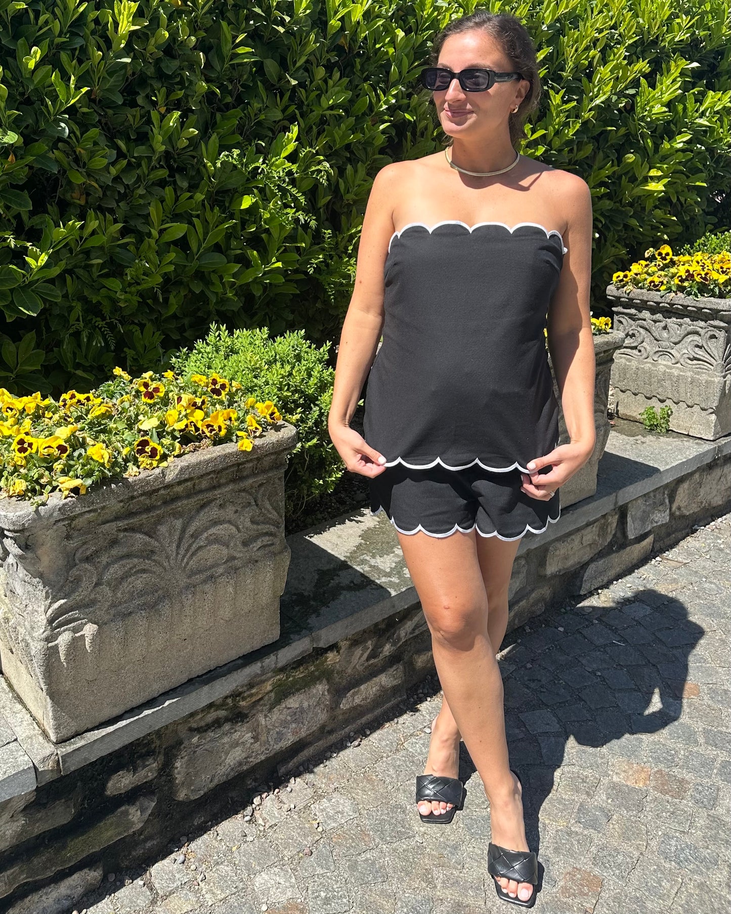 Scalloped Edge Contrast Set