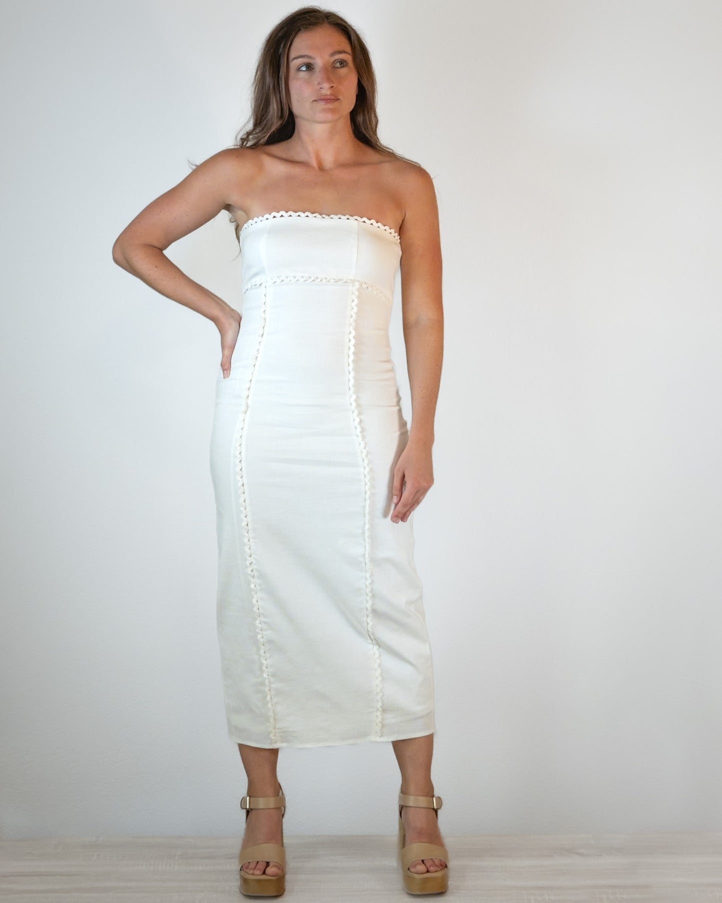 Dainty Detail Midi Dress
